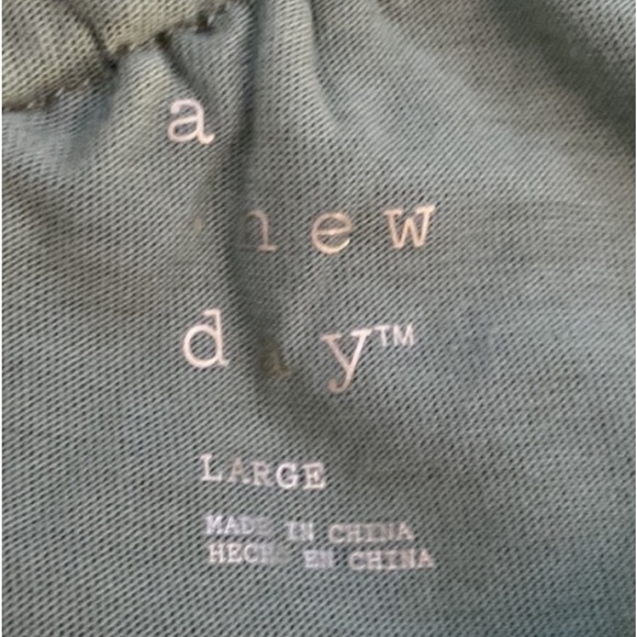 Slanted Shoulder  Cold Shoulder Top In Shady Hollow Green LG NEW! FINAL!!! - Picture 2 of 4